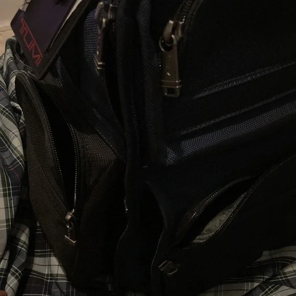 Brand new tumi bag barley even used once it’s originally 500-700
